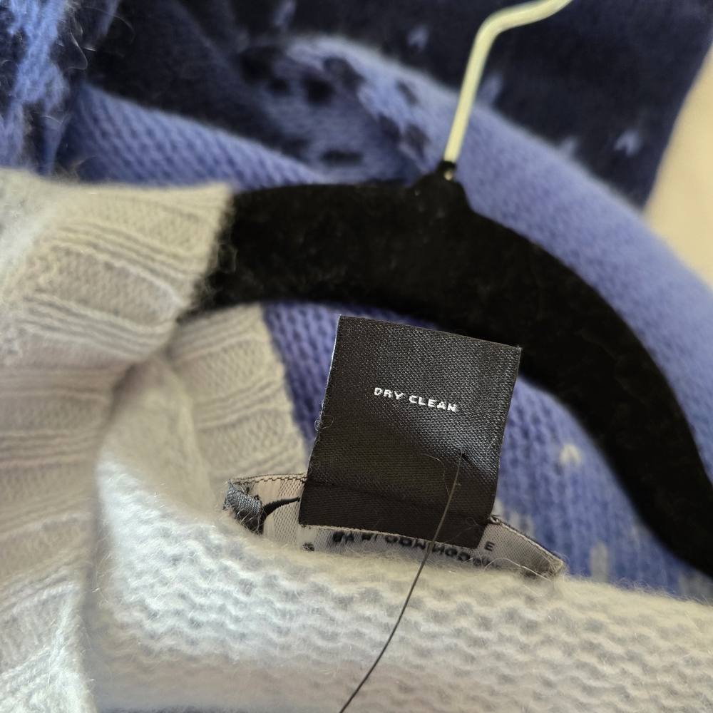 Bloomingdale’s Cashmere Ombre Sweater NWT Med 100% 2-Ply Blue Gradient Luxe Soft - Picture 8 of 8